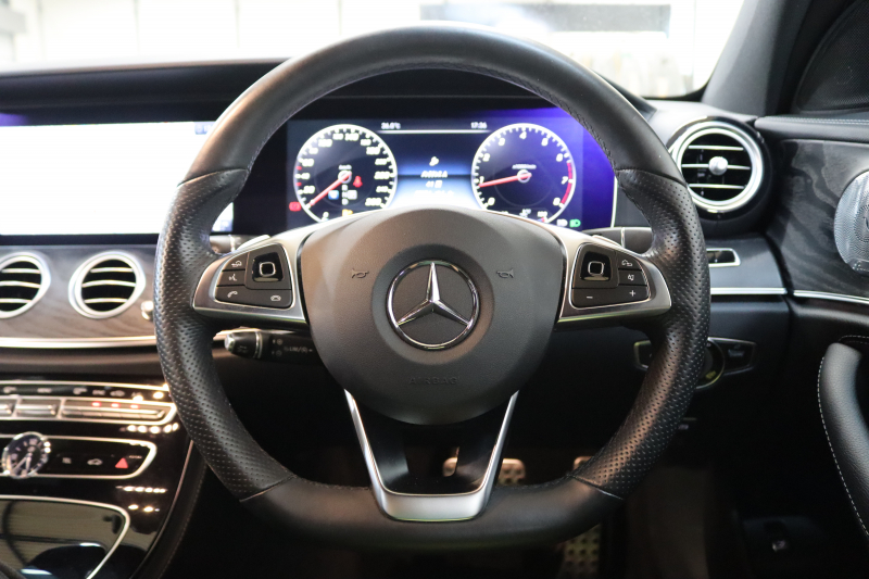 メルセデスベンツ Eクラス E250 AVG ｽﾎﾟｰﾂ ﾚｻﾞｰ&ﾚｰﾀﾞｰｾｰﾌﾃｨPKG　1ｵｰﾅｰ ｷｰﾚｽｺﾞｰ 黒本革 HDDﾅﾋﾞTV ｽﾏﾎ連携 ﾌﾞﾙﾒｽﾀｰ 360ｶﾒﾗ PTS LEDﾗｲﾄ 自動ﾄﾗﾝｸ ﾊﾝｽﾞﾌﾘｰA AMGｴｱﾛ&19AW ﾀﾞｲﾅﾐｯｸS 9AT　2年保証