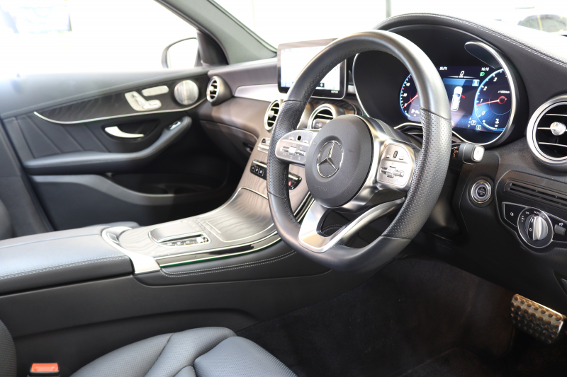 メルセデスベンツ GLC GLC300 4MATIC AMGﾗｲﾝ ﾚｻﾞｰｴｸｽｸﾙｰｼﾌﾞ&ﾚｰﾀﾞｰｾｰﾌﾃｨPKG　後期 ｷｰﾚｽｺﾞｰ 黒本革 ﾍﾞﾝﾁﾚｰﾀｰ ﾊﾟﾉﾗﾏSR ﾍｯﾄﾞｱｯﾌﾟD MBUXﾅﾋﾞTV BT音楽 ﾌﾞﾙﾒｽﾀｰ 360ｶﾒﾗ PTS LEDﾗｲﾄ 自動Rｹﾞｰﾄ ﾊﾝｽﾞﾌﾘｰA AMGｴｱﾛ&20AW ｴｱｻｽ 9AT　2年保証