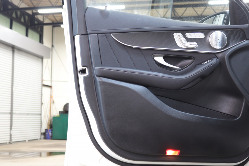 メルセデスベンツ GLC GLC300 4MATIC AMGﾗｲﾝ ﾚｻﾞｰｴｸｽｸﾙｰｼﾌﾞ&ﾚｰﾀﾞｰｾｰﾌﾃｨPKG　後期 ｷｰﾚｽｺﾞｰ 黒本革 ﾍﾞﾝﾁﾚｰﾀｰ ﾊﾟﾉﾗﾏSR ﾍｯﾄﾞｱｯﾌﾟD MBUXﾅﾋﾞTV BT音楽 ﾌﾞﾙﾒｽﾀｰ 360ｶﾒﾗ PTS LEDﾗｲﾄ 自動Rｹﾞｰﾄ ﾊﾝｽﾞﾌﾘｰA AMGｴｱﾛ&20AW ｴｱｻｽ 9AT　2年保証