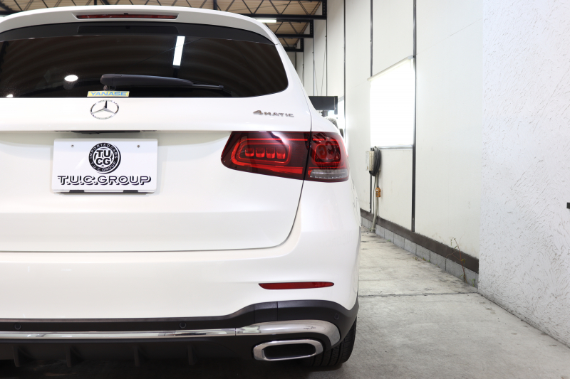 メルセデスベンツ GLC GLC300 4MATIC AMGﾗｲﾝ ﾚｻﾞｰｴｸｽｸﾙｰｼﾌﾞ&ﾚｰﾀﾞｰｾｰﾌﾃｨPKG　後期 ｷｰﾚｽｺﾞｰ 黒本革 ﾍﾞﾝﾁﾚｰﾀｰ ﾊﾟﾉﾗﾏSR ﾍｯﾄﾞｱｯﾌﾟD MBUXﾅﾋﾞTV BT音楽 ﾌﾞﾙﾒｽﾀｰ 360ｶﾒﾗ PTS LEDﾗｲﾄ 自動Rｹﾞｰﾄ ﾊﾝｽﾞﾌﾘｰA AMGｴｱﾛ&20AW ｴｱｻｽ 9AT　2年保証