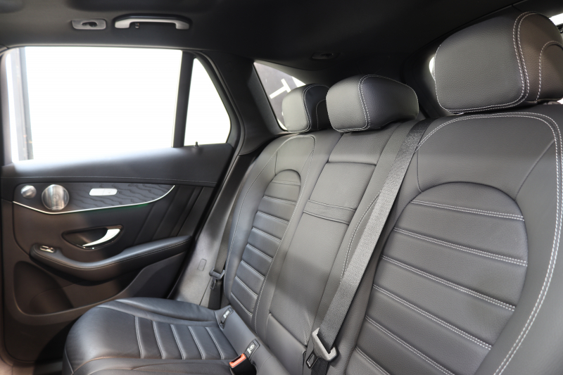 メルセデスベンツ GLC GLC300 4MATIC AMGﾗｲﾝ ﾚｻﾞｰｴｸｽｸﾙｰｼﾌﾞ&ﾚｰﾀﾞｰｾｰﾌﾃｨPKG　後期 ｷｰﾚｽｺﾞｰ 黒本革 ﾍﾞﾝﾁﾚｰﾀｰ ﾊﾟﾉﾗﾏSR ﾍｯﾄﾞｱｯﾌﾟD MBUXﾅﾋﾞTV BT音楽 ﾌﾞﾙﾒｽﾀｰ 360ｶﾒﾗ PTS LEDﾗｲﾄ 自動Rｹﾞｰﾄ ﾊﾝｽﾞﾌﾘｰA AMGｴｱﾛ&20AW ｴｱｻｽ 9AT　2年保証