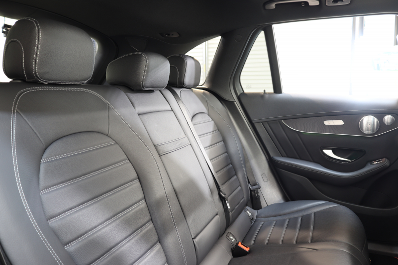 メルセデスベンツ GLC GLC300 4MATIC AMGﾗｲﾝ ﾚｻﾞｰｴｸｽｸﾙｰｼﾌﾞ&ﾚｰﾀﾞｰｾｰﾌﾃｨPKG　後期 ｷｰﾚｽｺﾞｰ 黒本革 ﾍﾞﾝﾁﾚｰﾀｰ ﾊﾟﾉﾗﾏSR ﾍｯﾄﾞｱｯﾌﾟD MBUXﾅﾋﾞTV BT音楽 ﾌﾞﾙﾒｽﾀｰ 360ｶﾒﾗ PTS LEDﾗｲﾄ 自動Rｹﾞｰﾄ ﾊﾝｽﾞﾌﾘｰA AMGｴｱﾛ&20AW ｴｱｻｽ 9AT　2年保証