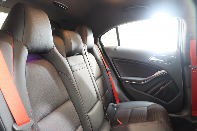 AMG Aクラス A45 4MATIC ﾚｰﾀﾞｰｾｰﾌﾃｨPKG　後期 ｷｰﾚｽｺﾞｰ 黒本革 HDDﾅﾋﾞTV ｽﾏﾎ連携 ﾊﾞｯｸｶﾒﾗ PTS LEDﾗｲﾄ AMG専用装備&ﾁｭｰﾆﾝｸﾞ ﾀﾞｲﾅﾐｯｸS BBS18AW 7AT　2年保証