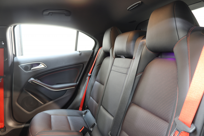 AMG Aクラス A45 4MATIC ﾚｰﾀﾞｰｾｰﾌﾃｨPKG　後期 ｷｰﾚｽｺﾞｰ 黒本革 HDDﾅﾋﾞTV ｽﾏﾎ連携 ﾊﾞｯｸｶﾒﾗ PTS LEDﾗｲﾄ AMG専用装備&ﾁｭｰﾆﾝｸﾞ ﾀﾞｲﾅﾐｯｸS BBS18AW 7AT　2年保証