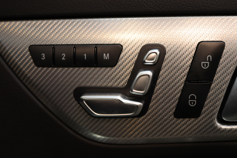 メルセデスベンツ SLCクラス SLC180ｽﾎﾟｰﾂ ﾚｰﾀﾞｰｾｰﾌﾃｨPKG　ｷｰﾚｽｺﾞｰ 黒本革 ﾊﾞﾘｵR HDDﾅﾋﾞTV&ｷｬﾝｾﾗｰ ｽﾏﾎ連携 ﾊﾞｯｸｶﾒﾗ PTS LEDﾗｲﾄ AMGｴｱﾛ&18AW ﾊﾟﾅﾒﾘｶｰﾅｸﾞﾘﾙ ｴｱｶﾞｲﾄﾞ 9AT　2年保証