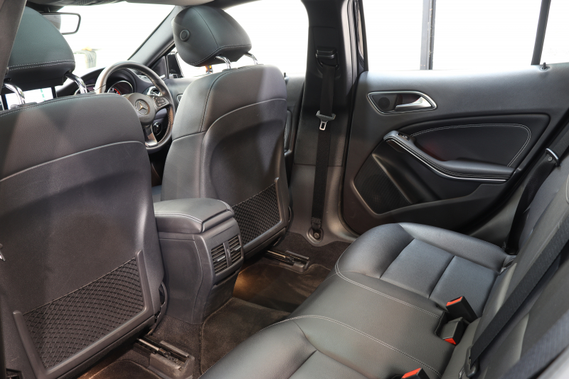 メルセデスベンツ GLA GLA220 4MATIC ﾌﾟﾚﾐｱﾑ&ﾚｰﾀﾞｰｾｰﾌﾃｨPKG　後期 ｷｰﾚｽｺﾞｰ 黒革 ﾊﾟﾉﾗﾏSR HDDﾅﾋﾞTV ｽﾏﾎ連携 harman/kardon ﾊﾞｯｸｶﾒﾗ PTS LEDﾗｲﾄ 自動Rｹﾞｰﾄ ﾊﾝｽﾞﾌﾘｰA 18AW ﾀﾞｲﾅﾐｯｸS　2年保証【4/5まで期間限定在庫】