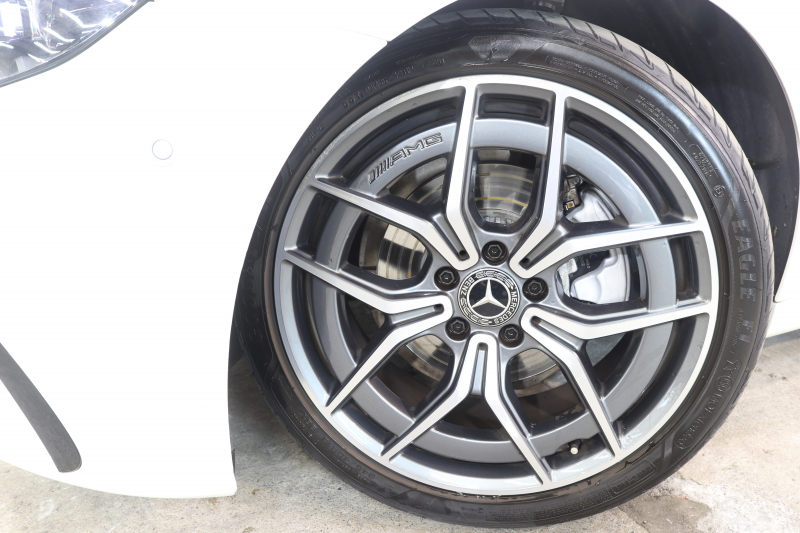 メルセデスベンツ Eクラス E200 ｽﾎﾟｰﾂ AMGﾗｲﾝｲﾝﾃﾘｱ&ｴｸｽｸﾙｰｼﾌﾞ&ﾚｰﾀﾞｰｾｰﾌﾃｨPKG　BSG搭載 後期 1ｵｰﾅｰ MEｺﾈｸﾄ ｷｰﾚｽｺﾞｰ 黒本革 ﾍｯﾄﾞｱｯﾌﾟD MBUXﾅﾋﾞTV&ARﾅﾋﾞ ｽﾏﾎ連携 ﾌﾞﾙﾒｽﾀｰ 360ｶﾒﾗ PTS LEDﾗｲﾄ 自動ﾄﾗﾝｸ AMGｴｱﾛ&19AW ﾜｲﾔﾚｽ充電 9AT　2年保証