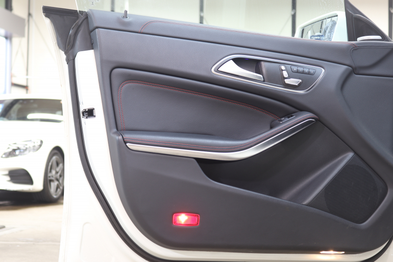 メルセデスベンツ CLAクラス CLA180ｽﾎﾟｰﾂ AMGﾚｻﾞｰｴｸｽｸﾙｰｼﾌﾞ&ﾚｰﾀﾞｰｾｰﾌﾃｨPKG　後期 ｷｰﾚｽｺﾞｰ 黒本革 ﾊﾟﾉﾗﾏSR HDDﾅﾋﾞTV ｽﾏﾎ連携 harman/kardon ﾊﾞｯｸｶﾒﾗ PTS LEDﾗｲﾄ AMGｴｱﾛ&18AW ﾀﾞｲﾅﾐｯｸS 7AT　2年保証