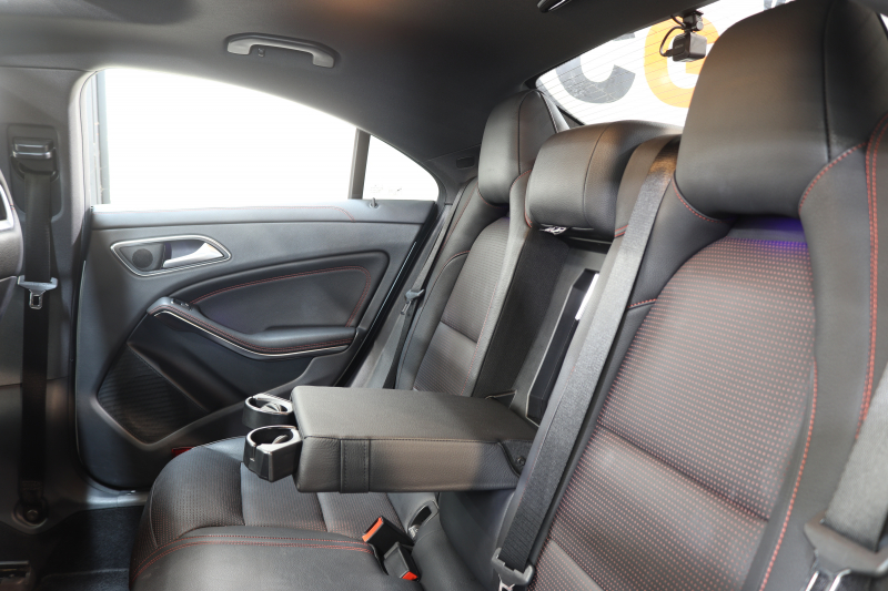 メルセデスベンツ CLAクラス CLA180ｽﾎﾟｰﾂ AMGﾚｻﾞｰｴｸｽｸﾙｰｼﾌﾞ&ﾚｰﾀﾞｰｾｰﾌﾃｨPKG　後期 ｷｰﾚｽｺﾞｰ 黒本革 ﾊﾟﾉﾗﾏSR HDDﾅﾋﾞTV ｽﾏﾎ連携 harman/kardon ﾊﾞｯｸｶﾒﾗ PTS LEDﾗｲﾄ AMGｴｱﾛ&18AW ﾀﾞｲﾅﾐｯｸS 7AT　2年保証