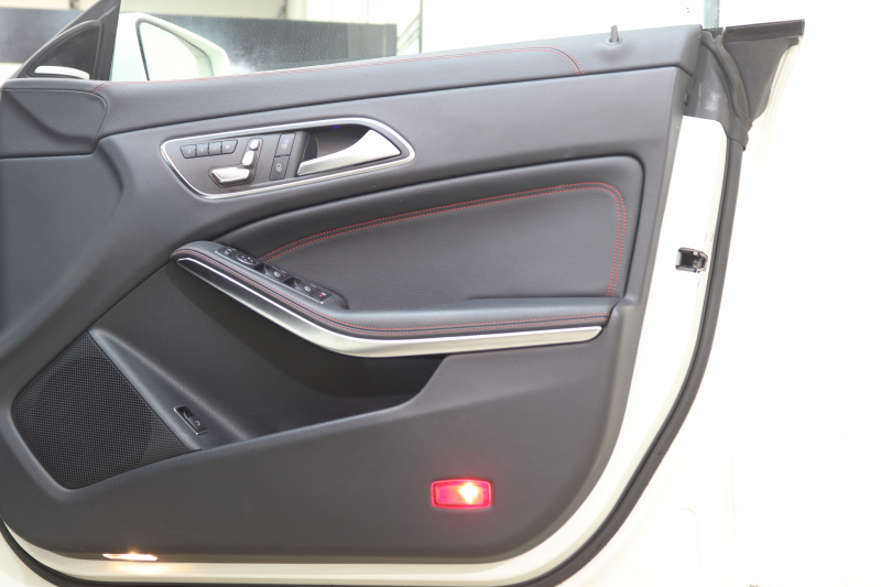 メルセデスベンツ CLAクラス CLA180ｽﾎﾟｰﾂ AMGﾚｻﾞｰｴｸｽｸﾙｰｼﾌﾞ&ﾚｰﾀﾞｰｾｰﾌﾃｨPKG　後期 ｷｰﾚｽｺﾞｰ 黒本革 ﾊﾟﾉﾗﾏSR HDDﾅﾋﾞTV ｽﾏﾎ連携 harman/kardon ﾊﾞｯｸｶﾒﾗ PTS LEDﾗｲﾄ AMGｴｱﾛ&18AW ﾀﾞｲﾅﾐｯｸS 7AT　2年保証