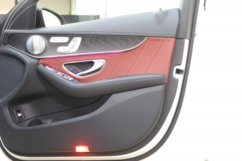 AMG Cクラス C43 4MATIC ﾚｰﾀﾞｰｾｰﾌﾃｨPKG　後期 MEｺﾈｸﾄ ｷｰﾚｽｺﾞｰ 赤本革 ﾊﾟﾉﾗﾏSR ﾍｯﾄﾞｱｯﾌﾟD HDDﾅﾋﾞTV ｽﾏﾎ連携 ﾌﾞﾙﾒｽﾀｰ ﾊﾞｯｸｶﾒﾗ PTS LEDﾗｲﾄ 自動ﾄﾗﾝｸ ﾊﾝｽﾞﾌﾘｰA AMG専用装備&ﾁｭｰﾆﾝｸﾞﾀﾞｲﾅﾐｯｸS 9AT　2年保証