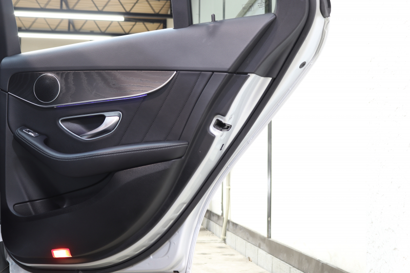 メルセデスベンツ Cクラス C220d AVG AMGﾗｲﾝ ﾚｰﾀﾞｰｾｰﾌﾃｨPKG　後期 ｷｰﾚｽｺﾞｰ 黒革 HDDﾅﾋﾞTV ｽﾏﾎ連携 ﾊﾞｯｸｶﾒﾗ PTS LEDﾗｲﾄ AMGｴｱﾛ&18AW ﾀﾞｲﾅﾐｯｸS ｴｱｻｽ 9AT　2年保証