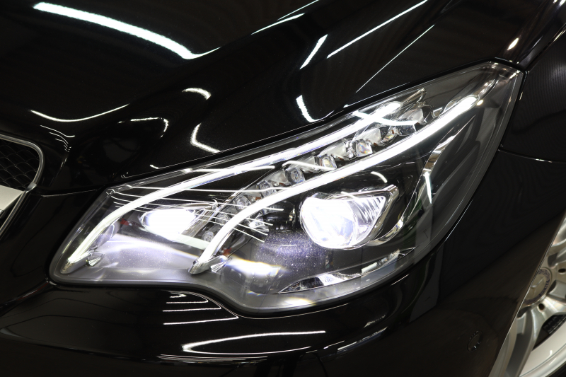 メルセデスベンツ Eクラス E250ｶﾌﾞﾘｵﾚ AMGｽﾎﾟｰﾂ&ﾚｰﾀﾞｰｾｰﾌﾃｨPKG　後期 1ｵｰﾅｰ ｷｰﾚｽｺﾞｰ 茶本革 ｴｱｽｶｰﾌ HDDﾅﾋﾞTV BT音楽 360ｶﾒﾗ PTS LEDﾗｲﾄ AMGｴｱﾛ&18AW 黒幌　2年保証