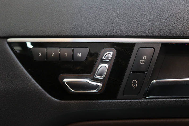 メルセデスベンツ Eクラス E250ｶﾌﾞﾘｵﾚ AMGｽﾎﾟｰﾂ&ﾚｰﾀﾞｰｾｰﾌﾃｨPKG　後期 1ｵｰﾅｰ ｷｰﾚｽｺﾞｰ 茶本革 ｴｱｽｶｰﾌ HDDﾅﾋﾞTV BT音楽 360ｶﾒﾗ PTS LEDﾗｲﾄ AMGｴｱﾛ&18AW 黒幌　2年保証