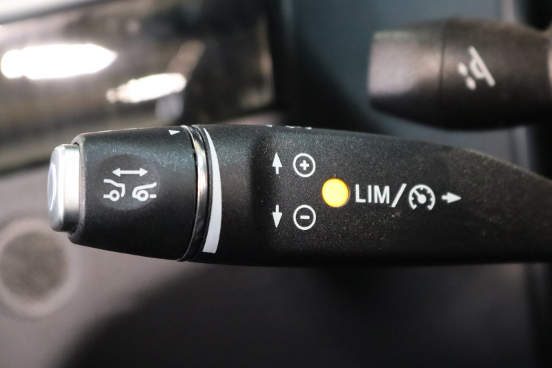 メルセデスベンツ Eクラス E250ｶﾌﾞﾘｵﾚ AMGｽﾎﾟｰﾂ&ﾚｰﾀﾞｰｾｰﾌﾃｨPKG　後期 1ｵｰﾅｰ ｷｰﾚｽｺﾞｰ 茶本革 ｴｱｽｶｰﾌ HDDﾅﾋﾞTV BT音楽 360ｶﾒﾗ PTS LEDﾗｲﾄ AMGｴｱﾛ&18AW 黒幌　2年保証