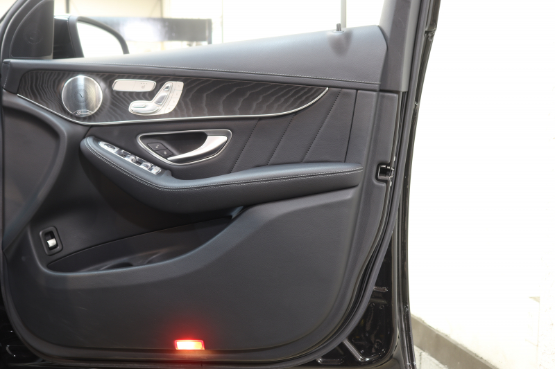 AMG GLC GLC43 4MATIC ﾚｻﾞｰｴｸｽｸﾙｰｼﾌﾞ&ﾅｲﾄ&ﾚｰﾀﾞｰｾｰﾌﾃｨPKG　ｷｰﾚｽｺﾞｰ 黒本革 ﾊﾟﾉﾗﾏSR ﾍｯﾄﾞｱｯﾌﾟD HDDﾅﾋﾞTV BT音楽 ﾌﾞﾙﾒｽﾀｰ 360ｶﾒﾗ PTS LEDﾗｲﾄ 自動Rｹﾞｰﾄ ﾊﾝｽﾞﾌﾘｰA AMG専用装備&ﾁｭｰﾆﾝｸﾞ 9AT　2年保証