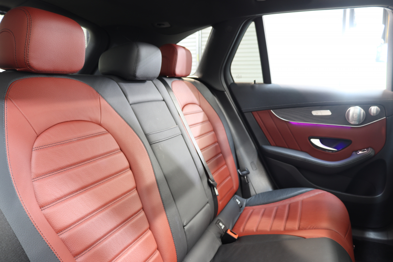 メルセデスベンツ GLC GLC300 4MATIC AMGﾗｲﾝ ﾚｻﾞｰｴｸｽｸﾙｰｼﾌﾞ&ﾚｰﾀﾞｰｾｰﾌﾃｨPKG　後期 MEｺﾈｸﾄ ｷｰﾚｽｺﾞｰ 赤/黒本革 ﾊﾟﾉﾗﾏSR ﾍｯﾄﾞｱｯﾌﾟD MBUXﾅﾋﾞTV BT音楽 ﾌﾞﾙﾒｽﾀｰ 360ｶﾒﾗ PTS LEDﾗｲﾄ 自動Rｹﾞｰﾄ AMGｴｱﾛ&20AW ｴｱｻｽ 9AT　2年保証