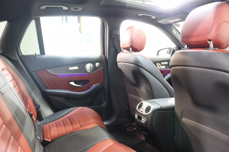メルセデスベンツ GLC GLC300 4MATIC AMGﾗｲﾝ ﾚｻﾞｰｴｸｽｸﾙｰｼﾌﾞ&ﾚｰﾀﾞｰｾｰﾌﾃｨPKG　後期 MEｺﾈｸﾄ ｷｰﾚｽｺﾞｰ 赤/黒本革 ﾊﾟﾉﾗﾏSR ﾍｯﾄﾞｱｯﾌﾟD MBUXﾅﾋﾞTV BT音楽 ﾌﾞﾙﾒｽﾀｰ 360ｶﾒﾗ PTS LEDﾗｲﾄ 自動Rｹﾞｰﾄ AMGｴｱﾛ&20AW ｴｱｻｽ 9AT　2年保証