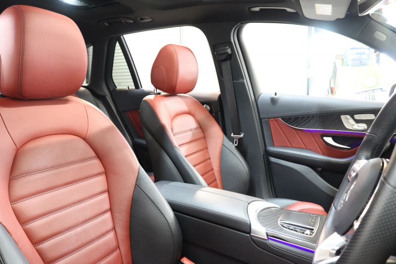 メルセデスベンツ GLC GLC300 4MATIC AMGﾗｲﾝ ﾚｻﾞｰｴｸｽｸﾙｰｼﾌﾞ&ﾚｰﾀﾞｰｾｰﾌﾃｨPKG　後期 MEｺﾈｸﾄ ｷｰﾚｽｺﾞｰ 赤/黒本革 ﾊﾟﾉﾗﾏSR ﾍｯﾄﾞｱｯﾌﾟD MBUXﾅﾋﾞTV BT音楽 ﾌﾞﾙﾒｽﾀｰ 360ｶﾒﾗ PTS LEDﾗｲﾄ 自動Rｹﾞｰﾄ AMGｴｱﾛ&20AW ｴｱｻｽ 9AT　2年保証