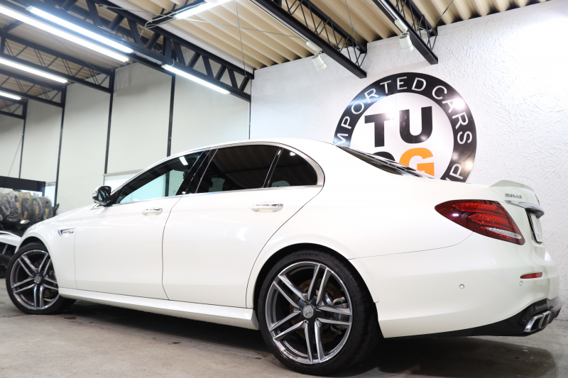AMG Eクラス E63 4MATIC+ ﾚｰﾀﾞｰｾｰﾌﾃｨPKG　ｷｰﾚｽｺﾞｰ 黒本革 ﾍｯﾄﾞｱｯﾌﾟD HDDﾅﾋﾞTV ｽﾏﾎ連携 ﾌﾞﾙﾒｽﾀｰ 360ｶﾒﾗ PTS LEDﾗｲﾄ 自動ﾄﾗﾝｸ ﾊﾝｽﾞﾌﾘｰA AMG専用装備&ﾁｭｰﾆﾝｸﾞﾀﾞｲﾅﾐｯｸS 9AT　2年保証