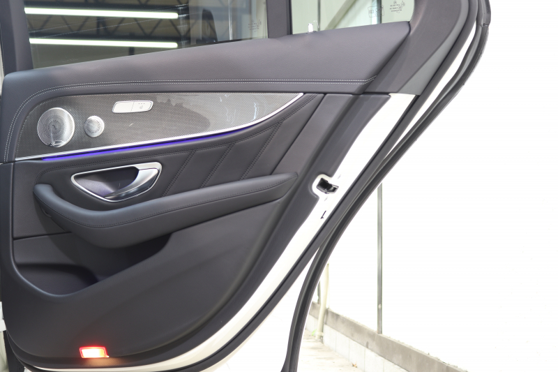 AMG Eクラス E63 4MATIC+ ﾚｰﾀﾞｰｾｰﾌﾃｨPKG　ｷｰﾚｽｺﾞｰ 黒本革 ﾍｯﾄﾞｱｯﾌﾟD HDDﾅﾋﾞTV ｽﾏﾎ連携 ﾌﾞﾙﾒｽﾀｰ 360ｶﾒﾗ PTS LEDﾗｲﾄ 自動ﾄﾗﾝｸ ﾊﾝｽﾞﾌﾘｰA AMG専用装備&ﾁｭｰﾆﾝｸﾞﾀﾞｲﾅﾐｯｸS 9AT　2年保証