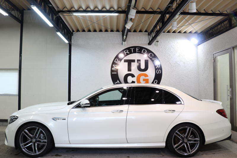 AMG Eクラス E63 4MATIC+ ﾚｰﾀﾞｰｾｰﾌﾃｨPKG　ｷｰﾚｽｺﾞｰ 黒本革 ﾍｯﾄﾞｱｯﾌﾟD HDDﾅﾋﾞTV ｽﾏﾎ連携 ﾌﾞﾙﾒｽﾀｰ 360ｶﾒﾗ PTS LEDﾗｲﾄ 自動ﾄﾗﾝｸ ﾊﾝｽﾞﾌﾘｰA AMG専用装備&ﾁｭｰﾆﾝｸﾞﾀﾞｲﾅﾐｯｸS 9AT　2年保証