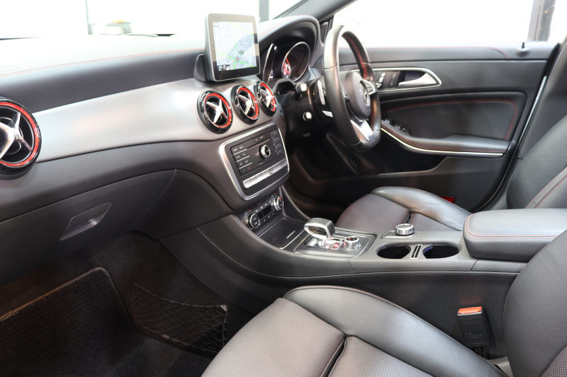 AMG CLAクラス CLA45 4MATIC ｼｭｰﾃｨﾝｸﾞﾌﾞﾚｰｸ ﾚｰﾀﾞｰｾｰﾌﾃｨPKG　後期 ｷｰﾚｽｺﾞｰ 黒本革 ﾊﾟﾉﾗﾏSR HDDﾅﾋﾞTV&ｷｬﾝｾﾗｰ ｽﾏﾎ連携 ﾊﾞｯｸｶﾒﾗ PTS LEDﾗｲﾄ 自動Rｹﾞｰﾄ ﾊﾝｽﾞﾌﾘｰA AMG専用装備&ﾁｭｰﾆﾝｸﾞ ﾊﾟﾅﾒﾘｶｰﾅｸﾞﾘﾙ 7AT　2年保証