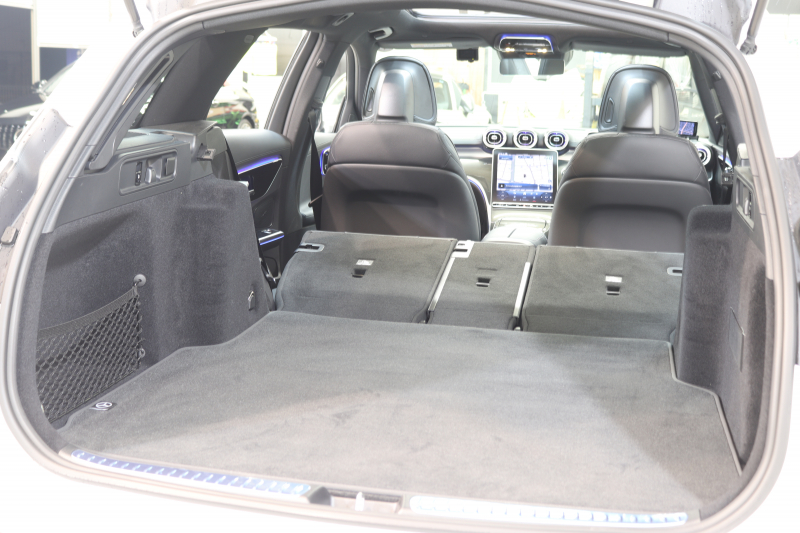 メルセデスベンツ Cクラス C220d ｽﾃｰｼｮﾝﾜｺﾞﾝ AVG AMGﾗｲﾝ ﾚｻﾞｰｴｸｽｸﾙｰｼﾌﾞ&ﾍﾞｰｼｯｸ&ﾚｰﾀﾞｰｾｰﾌﾃｨPKG　ISG搭載 1ｵｰﾅｰ ｷｰﾚｽｺﾞｰ 黒本革 ﾊﾟﾉﾗﾏSR ﾍｯﾄﾞｱｯﾌﾟD MBUXﾅﾋﾞTV&ARﾅﾋﾞ ｽﾏﾎ連携 360ｶﾒﾗ PTS LEDﾗｲﾄ 自動Rｹﾞｰﾄ AMGｴｱﾛ&18AW 9AT　新車保証継承可