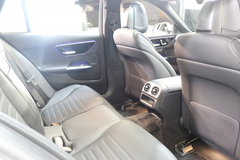 メルセデスベンツ Cクラス C220d ｽﾃｰｼｮﾝﾜｺﾞﾝ AVG AMGﾗｲﾝ ﾚｻﾞｰｴｸｽｸﾙｰｼﾌﾞ&ﾍﾞｰｼｯｸ&ﾚｰﾀﾞｰｾｰﾌﾃｨPKG　ISG搭載 1ｵｰﾅｰ ｷｰﾚｽｺﾞｰ 黒本革 ﾊﾟﾉﾗﾏSR ﾍｯﾄﾞｱｯﾌﾟD MBUXﾅﾋﾞTV&ARﾅﾋﾞ ｽﾏﾎ連携 360ｶﾒﾗ PTS LEDﾗｲﾄ 自動Rｹﾞｰﾄ AMGｴｱﾛ&18AW 9AT　新車保証継承可