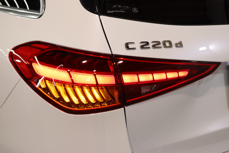 メルセデスベンツ Cクラス C220d ｽﾃｰｼｮﾝﾜｺﾞﾝ AVG AMGﾗｲﾝ ﾚｻﾞｰｴｸｽｸﾙｰｼﾌﾞ&ﾍﾞｰｼｯｸ&ﾚｰﾀﾞｰｾｰﾌﾃｨPKG　ISG搭載 1ｵｰﾅｰ ｷｰﾚｽｺﾞｰ 黒本革 ﾊﾟﾉﾗﾏSR ﾍｯﾄﾞｱｯﾌﾟD MBUXﾅﾋﾞTV&ARﾅﾋﾞ ｽﾏﾎ連携 360ｶﾒﾗ PTS LEDﾗｲﾄ 自動Rｹﾞｰﾄ AMGｴｱﾛ&18AW 9AT　新車保証継承可