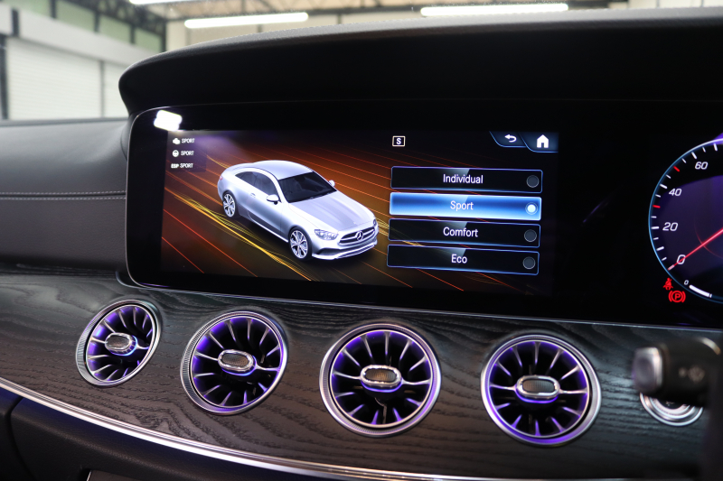 メルセデスベンツ Eクラス E200ｸｰﾍﾟ ｽﾎﾟｰﾂ ﾚｰﾀﾞｰｾｰﾌﾃｨPKG　後期 BSG搭載 1ｵｰﾅｰ MEｺﾈｸﾄ ｷｰﾚｽｺﾞｰ 黒/赤本革 ﾊﾟﾉﾗﾏSR ﾍｯﾄﾞｱｯﾌﾟD MBUX/ARﾅﾋﾞTV ｽﾏﾎ連携 ﾌﾞﾙﾒｽﾀｰ 360ｶﾒﾗ PTS LEDﾗｲﾄ AMGｴｱﾛ&19AW 9AT　2年保証