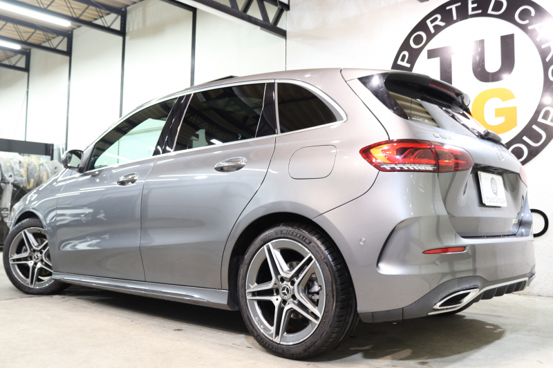 メルセデスベンツ Bクラス B180 AMGﾗｲﾝ AMGﾚｻﾞｰｴｸｽｸﾙｰｼﾌﾞ&ｱﾄﾞﾊﾞﾝｽﾄﾞ&ﾅﾋﾞｹﾞｰｼｮﾝ&ﾚｰﾀﾞｰｾｰﾌﾃｨPKG　ｷｰﾚｽｺﾞｰ 赤/黒本革 ﾊﾟﾉﾗﾏSR HUD MBUXﾅﾋﾞTV ｽﾏﾎ連携 360ｶﾒﾗ PTS LEDﾗｲﾄ 自動Rｹﾞｰﾄ ﾊﾝｽﾞﾌﾘｰA AMGｴｱﾛ&18AW ﾜｲﾔﾚｽ充電 7AT 希少色ﾏｳﾝﾃﾝｸﾞﾚｰ　2年保証