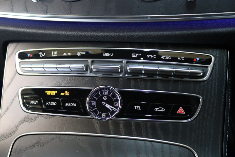 メルセデスベンツ Eクラス E300ｽﾃｰｼｮﾝﾜｺﾞﾝ AVG ｽﾎﾟｰﾂ ﾚｰﾀﾞｰｾｰﾌﾃｨPKG　中期 NEWｽﾃｱﾘﾝｸﾞ ｷｰﾚｽｺﾞｰ 黒本革 ﾍｯﾄﾞｱｯﾌﾟD HDDﾅﾋﾞTV ｽﾏﾎ連携 360ｶﾒﾗ PTS LEDﾗｲﾄ 自動Rｹﾞｰﾄ ﾊﾝｽﾞﾌﾘｰA AMGｴｱﾛ&19AW ﾀﾞｲﾅﾐｯｸS 9AT　2年保証