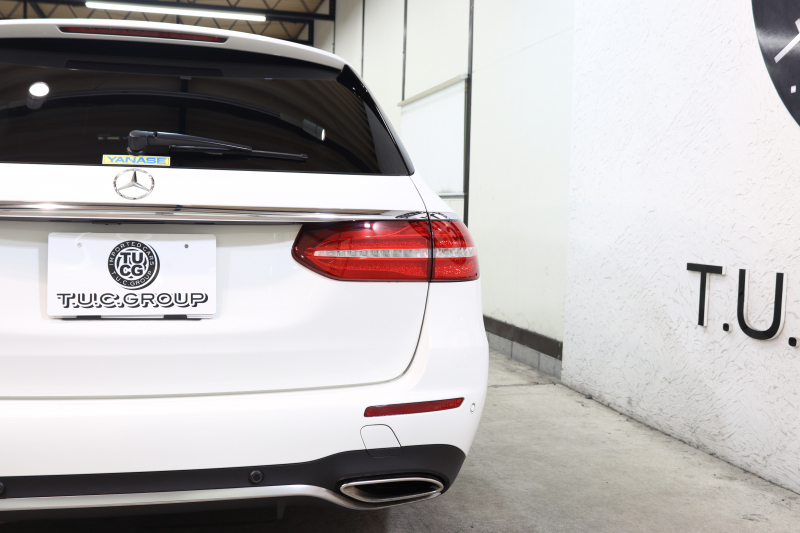 メルセデスベンツ Eクラス E300ｽﾃｰｼｮﾝﾜｺﾞﾝ AVG ｽﾎﾟｰﾂ ﾚｰﾀﾞｰｾｰﾌﾃｨPKG　中期 NEWｽﾃｱﾘﾝｸﾞ ｷｰﾚｽｺﾞｰ 黒本革 ﾍｯﾄﾞｱｯﾌﾟD HDDﾅﾋﾞTV ｽﾏﾎ連携 360ｶﾒﾗ PTS LEDﾗｲﾄ 自動Rｹﾞｰﾄ ﾊﾝｽﾞﾌﾘｰA AMGｴｱﾛ&19AW ﾀﾞｲﾅﾐｯｸS 9AT　2年保証