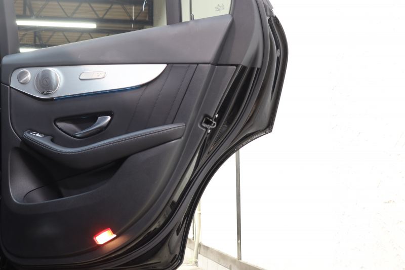 メルセデスベンツ GLC GLC220d 4MATIC ｽﾎﾟｰﾂ 本革仕様 ﾚｰﾀﾞｰｾｰﾌﾃｨPKG　1ｵｰﾅｰ ｷｰﾚｽｺﾞｰ 黒本革 ﾊﾟﾉﾗﾏSR ﾍｯﾄﾞｱｯﾌﾟD HDDﾅﾋﾞTV BT音楽 ﾌﾞﾙﾒｽﾀｰ 360ｶﾒﾗ PTS LEDﾗｲﾄ 自動Rｹﾞｰﾄ ﾊﾝｽﾞﾌﾘｰA AMGｴｱﾛ&19AW 9AT　2年保証