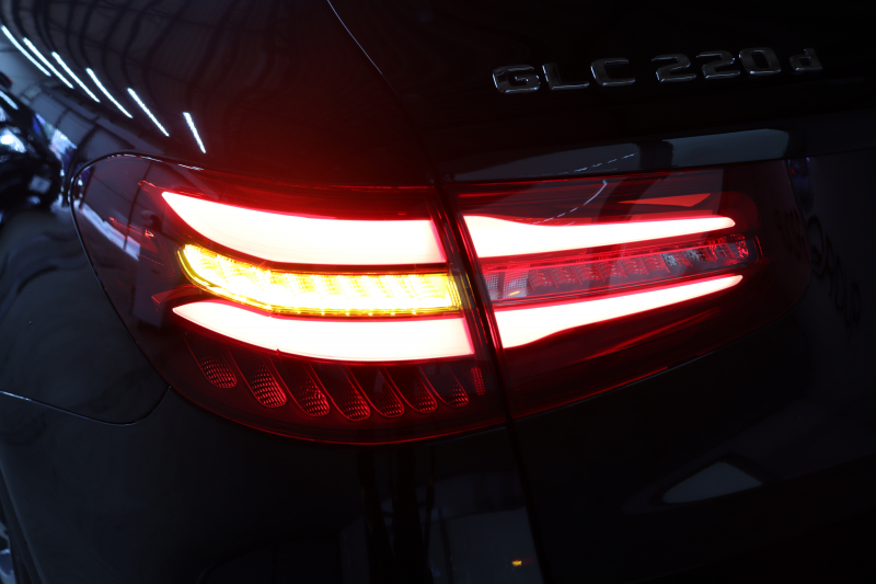 メルセデスベンツ GLC GLC220d 4MATIC ｽﾎﾟｰﾂ 本革仕様 ﾚｰﾀﾞｰｾｰﾌﾃｨPKG　1ｵｰﾅｰ ｷｰﾚｽｺﾞｰ 黒本革 ﾊﾟﾉﾗﾏSR ﾍｯﾄﾞｱｯﾌﾟD HDDﾅﾋﾞTV BT音楽 ﾌﾞﾙﾒｽﾀｰ 360ｶﾒﾗ PTS LEDﾗｲﾄ 自動Rｹﾞｰﾄ ﾊﾝｽﾞﾌﾘｰA AMGｴｱﾛ&19AW 9AT　2年保証