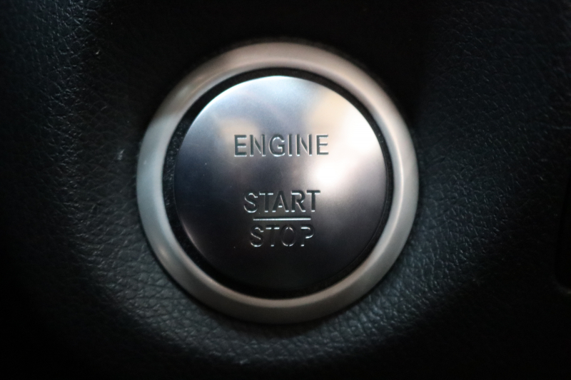 AMG GLA GLA45 4MATIC ﾚｰﾀﾞｰｾｰﾌﾃｨPKG　中期 ｷｰﾚｽｺﾞｰ 黒本革 ﾊﾟﾉﾗﾏSR HDDﾅﾋﾞTV ｽﾏﾎ連携 ﾊﾞｯｸｶﾒﾗ PTS ｷｾﾉﾝﾗｲﾄ 自動Rｹﾞｰﾄ AMG専用装備&ﾁｭｰﾆﾝｸﾞ 7AT　2年保証