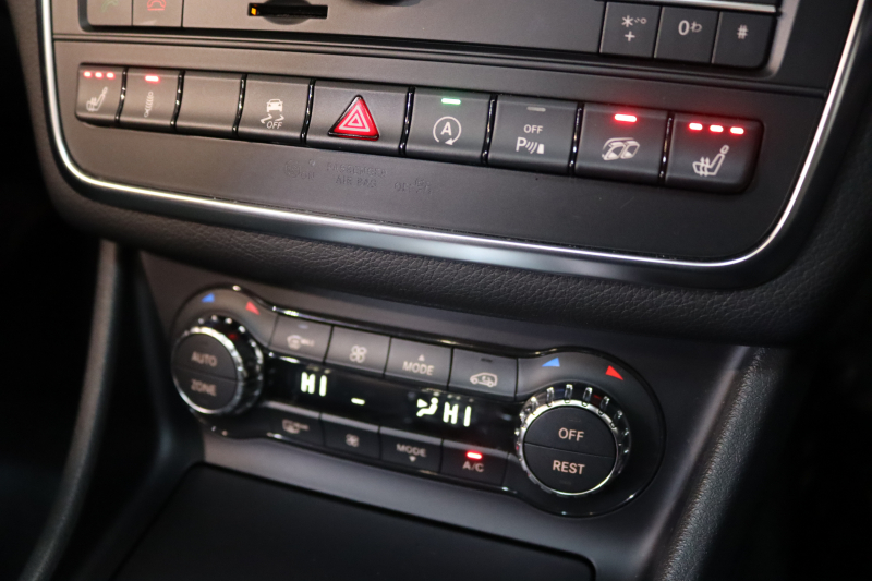 AMG GLA GLA45 4MATIC ﾚｰﾀﾞｰｾｰﾌﾃｨPKG　中期 ｷｰﾚｽｺﾞｰ 黒本革 ﾊﾟﾉﾗﾏSR HDDﾅﾋﾞTV ｽﾏﾎ連携 ﾊﾞｯｸｶﾒﾗ PTS ｷｾﾉﾝﾗｲﾄ 自動Rｹﾞｰﾄ AMG専用装備&ﾁｭｰﾆﾝｸﾞ 7AT　2年保証