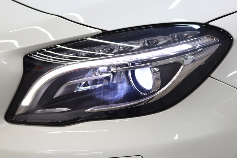 AMG GLA GLA45 4MATIC ﾚｰﾀﾞｰｾｰﾌﾃｨPKG　中期 ｷｰﾚｽｺﾞｰ 黒本革 ﾊﾟﾉﾗﾏSR HDDﾅﾋﾞTV ｽﾏﾎ連携 ﾊﾞｯｸｶﾒﾗ PTS ｷｾﾉﾝﾗｲﾄ 自動Rｹﾞｰﾄ AMG専用装備&ﾁｭｰﾆﾝｸﾞ 7AT　2年保証