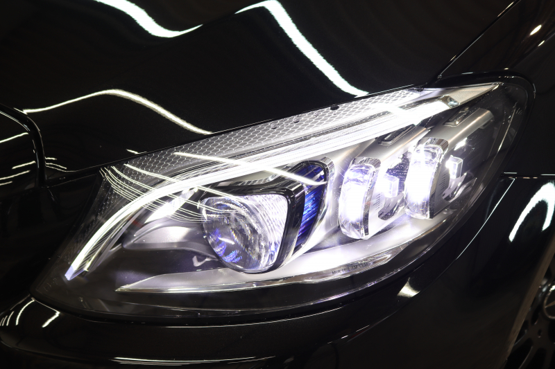 AMG Cクラス C43 4MATIC ｶﾌﾞﾘｵﾚ ﾚｰﾀﾞｰｾｰﾌﾃｨPKG　後期 赤本革 ｴｱｽｶｰﾌ ﾍｯﾄﾞｱｯﾌﾟD HDDﾅﾋﾞTV ｽﾏﾎ連携 ﾌﾞﾙﾒｽﾀｰ ﾊﾞｯｸｶﾒﾗ PTS LEDﾗｲﾄ AMG専用装備&ﾁｭｰﾆﾝｸﾞﾀﾞｲﾅﾐｯｸｾﾚｸﾄ 赤幌 9AT　2年保証