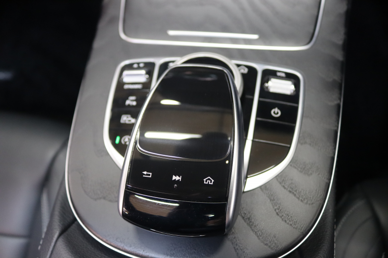 メルセデスベンツ Eクラス E250 AVG ｽﾎﾟｰﾂ ｴｸｽｸﾙｰｼﾌﾞ&ﾚｰﾀﾞｰｾｰﾌﾃｨPKG　1ｵｰﾅｰ 黒本革 ﾊﾟﾉﾗﾏSR ﾍｯﾄﾞｱｯﾌﾟD HDDﾅﾋﾞTV ｽﾏﾎ連携 ﾌﾞﾙﾒｽﾀｰ 360ｶﾒﾗ PTS LEDﾗｲﾄ 自動ﾄﾗﾝｸ ﾊﾝｽﾞﾌﾘｰA AMGｴｱﾛ&19AW ﾀﾞｲﾅﾐｯｸｾﾚｸﾄ 9AT　2年保証