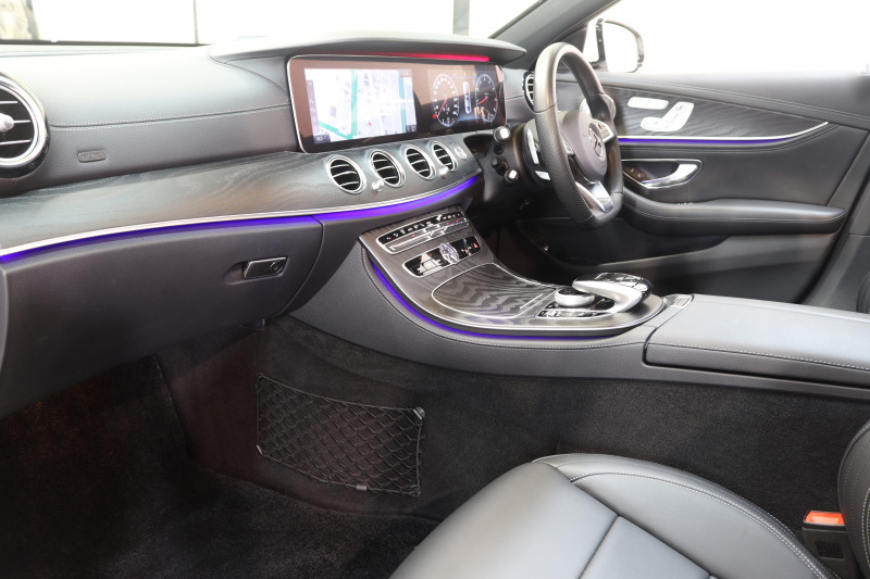 メルセデスベンツ Eクラス E250 AVG ｽﾎﾟｰﾂ ｴｸｽｸﾙｰｼﾌﾞ&ﾚｰﾀﾞｰｾｰﾌﾃｨPKG　1ｵｰﾅｰ 黒本革 ﾊﾟﾉﾗﾏSR ﾍｯﾄﾞｱｯﾌﾟD HDDﾅﾋﾞTV ｽﾏﾎ連携 ﾌﾞﾙﾒｽﾀｰ 360ｶﾒﾗ PTS LEDﾗｲﾄ 自動ﾄﾗﾝｸ ﾊﾝｽﾞﾌﾘｰA AMGｴｱﾛ&19AW ﾀﾞｲﾅﾐｯｸｾﾚｸﾄ 9AT　2年保証