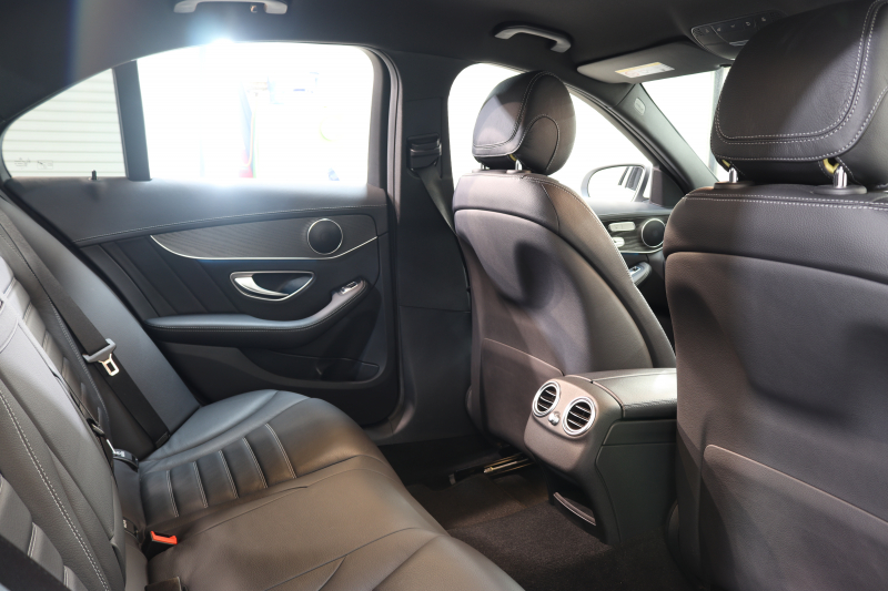 メルセデスベンツ Cクラス C200 AVG AMGﾗｲﾝ ﾚｻﾞｰｴｸｽｸﾙｰｼﾌﾞ&ﾚｰﾀﾞｰｾｰﾌﾃｨPKG　ｷｰﾚｽｺﾞｰ 黒本革 HDDﾅﾋﾞTV BT音楽 ﾊﾞｯｸｶﾒﾗ PTS LEDﾗｲﾄ 自動ﾄﾗﾝｸ ﾊﾝｽﾞﾌﾘｰA AMGｴｱﾛ&18AW ｴｱｻｽ　2年保証