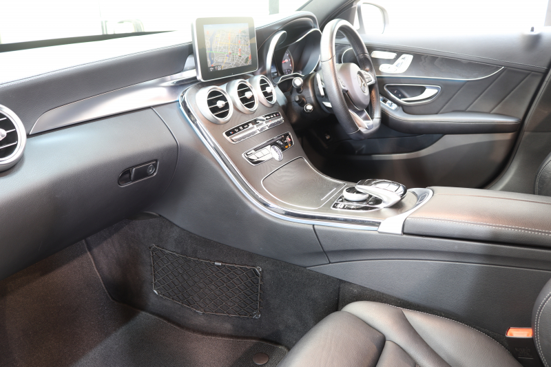 メルセデスベンツ Cクラス C200 AVG AMGﾗｲﾝ ﾚｻﾞｰｴｸｽｸﾙｰｼﾌﾞ&ﾚｰﾀﾞｰｾｰﾌﾃｨPKG　ｷｰﾚｽｺﾞｰ 黒本革 HDDﾅﾋﾞTV BT音楽 ﾊﾞｯｸｶﾒﾗ PTS LEDﾗｲﾄ 自動ﾄﾗﾝｸ ﾊﾝｽﾞﾌﾘｰA AMGｴｱﾛ&18AW ｴｱｻｽ　2年保証