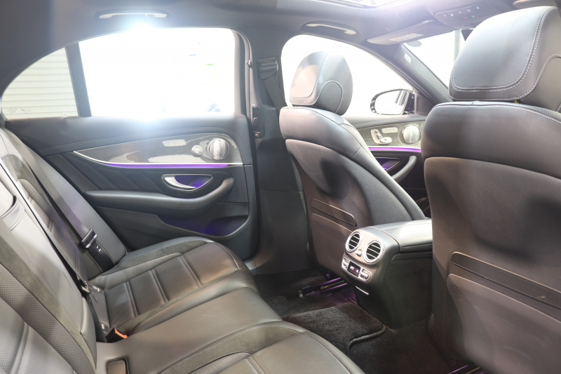 AMG Eクラス E53 4MATIC+ ｴｸｽｸﾙｰｼﾌﾞ&ﾚｰﾀﾞｰｾｰﾌﾃｨPKG　ISG搭載 後期 ｷｰﾚｽｺﾞｰ 黒本革 ﾍﾞﾝﾁﾚｰﾀｰ ﾊﾟﾉﾗﾏSR MBUXﾅﾋﾞTV ｽﾏﾎ連携 ﾌﾞﾙﾒｽﾀｰ 360ｶﾒﾗ PTS LEDﾗｲﾄ 自動ﾄﾗﾝｸ AMG専用装備&ﾁｭｰﾆﾝｸﾞ ﾜｲﾔﾚｽ充電 ｸﾛｰｼﾞﾝｸﾞS 9AT　2年保証