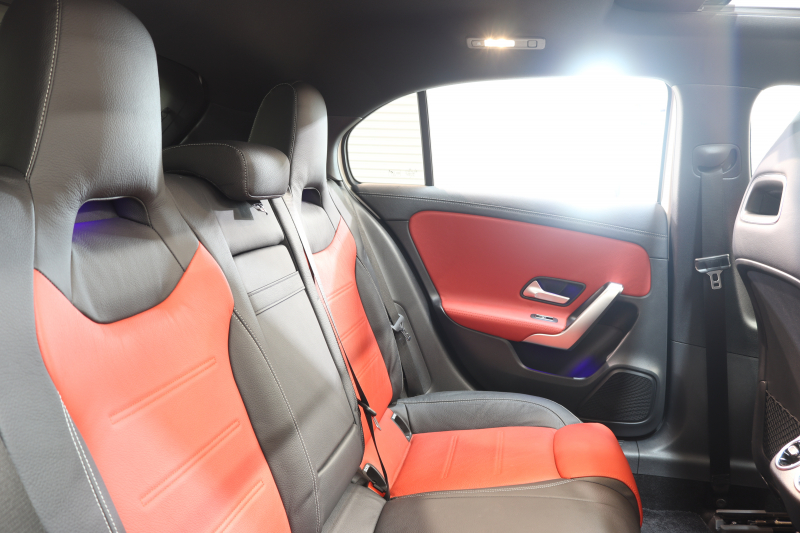 メルセデスベンツ Aクラス A180ｽﾀｲﾙ AMGﾗｲﾝ AMGﾚｻﾞｰｴｸｽｸﾙｰｼﾌﾞ&ﾅﾋﾞｹﾞｰｼｮﾝ&ﾚｰﾀﾞｰｾｰﾌﾃｨPKG　1ｵｰﾅｰ ｷｰﾚｽｺﾞｰ 赤/黒本革 ﾊﾟﾉﾗﾏSR MBUXﾅﾋﾞTV BT音楽 ﾊﾞｯｸｶﾒﾗ PTS LEDﾗｲﾄ AMGｴｱﾛ&18AW ﾀﾞｲﾅﾐｯｸｾﾚｸﾄ ﾜｲﾔﾚｽ充電 7AT　2年保証