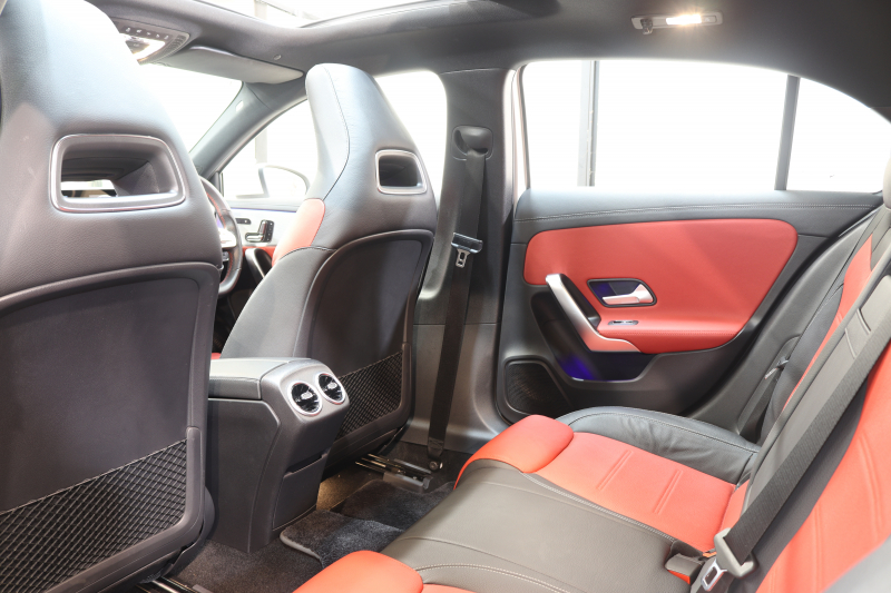 メルセデスベンツ Aクラス A180ｽﾀｲﾙ AMGﾗｲﾝ AMGﾚｻﾞｰｴｸｽｸﾙｰｼﾌﾞ&ﾅﾋﾞｹﾞｰｼｮﾝ&ﾚｰﾀﾞｰｾｰﾌﾃｨPKG　1ｵｰﾅｰ ｷｰﾚｽｺﾞｰ 赤/黒本革 ﾊﾟﾉﾗﾏSR MBUXﾅﾋﾞTV BT音楽 ﾊﾞｯｸｶﾒﾗ PTS LEDﾗｲﾄ AMGｴｱﾛ&18AW ﾀﾞｲﾅﾐｯｸｾﾚｸﾄ ﾜｲﾔﾚｽ充電 7AT　2年保証