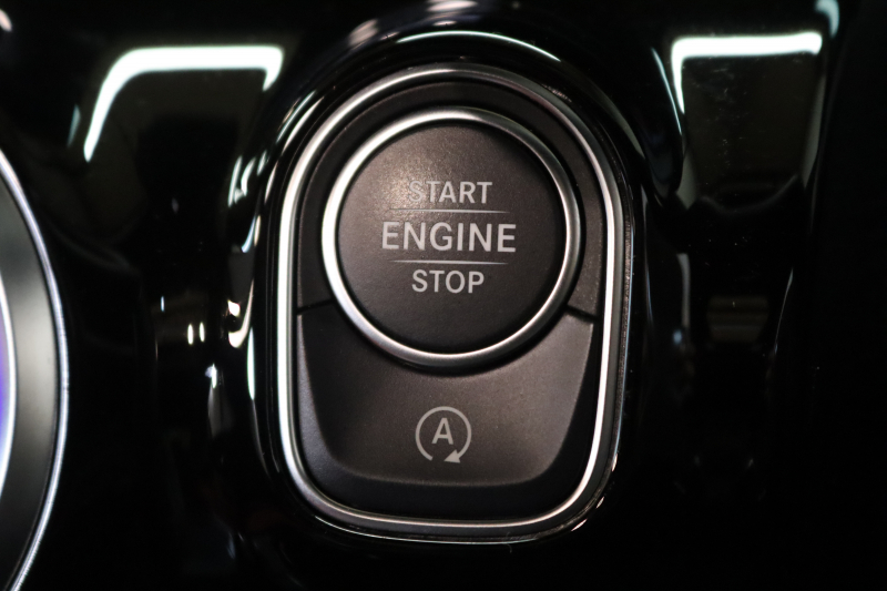 メルセデスベンツ Aクラス A180ｽﾀｲﾙ AMGﾗｲﾝ AMGﾚｻﾞｰｴｸｽｸﾙｰｼﾌﾞ&ﾅﾋﾞｹﾞｰｼｮﾝ&ﾚｰﾀﾞｰｾｰﾌﾃｨPKG　1ｵｰﾅｰ ｷｰﾚｽｺﾞｰ 赤/黒本革 ﾊﾟﾉﾗﾏSR MBUXﾅﾋﾞTV BT音楽 ﾊﾞｯｸｶﾒﾗ PTS LEDﾗｲﾄ AMGｴｱﾛ&18AW ﾀﾞｲﾅﾐｯｸｾﾚｸﾄ ﾜｲﾔﾚｽ充電 7AT　2年保証