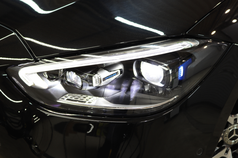 メルセデスベンツ Cクラス C220d AVG AMGﾗｲﾝ ﾚｻﾞｰｴｸｽｸﾙｰｼﾌﾞ&ﾍﾞｰｼｯｸ&ﾚｰﾀﾞｰｾｰﾌﾃｨPKG　ISG搭載 ｷｰﾚｽｺﾞｰ 黒本革 ﾊﾟﾉﾗﾏSR ﾍｯﾄﾞｱｯﾌﾟD MBUX/ARﾅﾋﾞTV ｽﾏﾎ連携 360ｶﾒﾗ PTS LEDﾗｲﾄ 自動ﾄﾗﾝｸ AMGｴｱﾛ&18AW ﾜｲﾔﾚｽ充電 9AT　2年保証