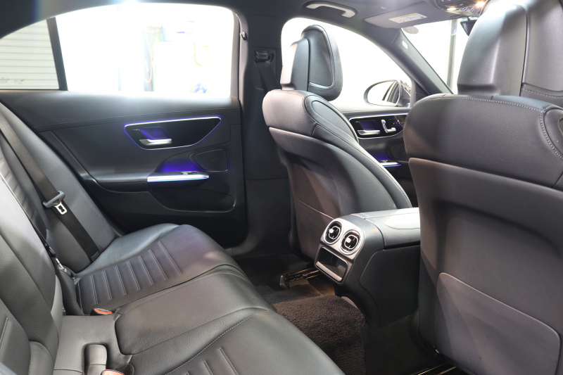 メルセデスベンツ Cクラス C220d AVG AMGﾗｲﾝ ﾚｻﾞｰｴｸｽｸﾙｰｼﾌﾞ&ﾍﾞｰｼｯｸ&ﾚｰﾀﾞｰｾｰﾌﾃｨPKG　ISG搭載 ｷｰﾚｽｺﾞｰ 黒本革 ﾊﾟﾉﾗﾏSR ﾍｯﾄﾞｱｯﾌﾟD MBUX/ARﾅﾋﾞTV ｽﾏﾎ連携 360ｶﾒﾗ PTS LEDﾗｲﾄ 自動ﾄﾗﾝｸ AMGｴｱﾛ&18AW ﾜｲﾔﾚｽ充電 9AT　2年保証